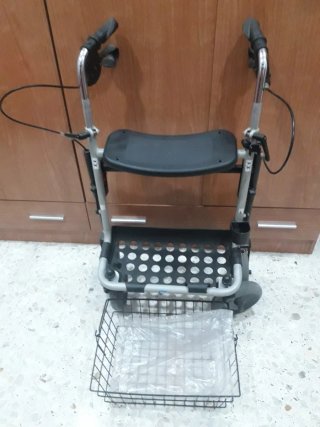 Carrito andador para ancianos con asiento