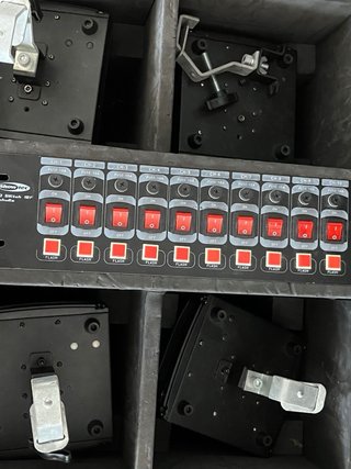 Puente de escenario con 8 cabezas móviles