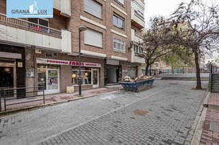 Local comercial en venta en Pajaritos - Plaza de Toros en Granada