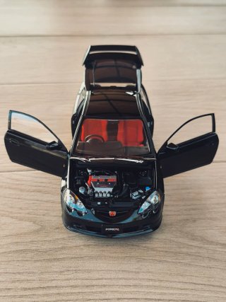 Honda Integra DC5 Type-R LCD 1:18