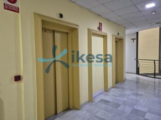 Oficina en venta en Parque Alcosa - Jardines del Edén en Sevilla