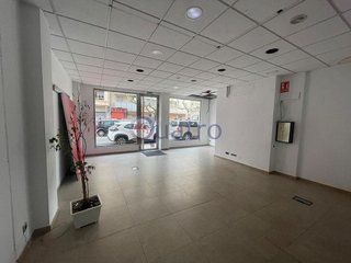 Local comercial en venta en La Chantría - La Lastra en León