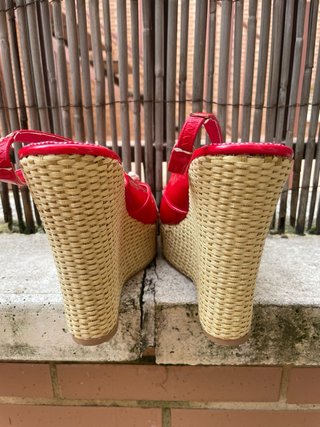 Cuñas rojas y beige talla 37
