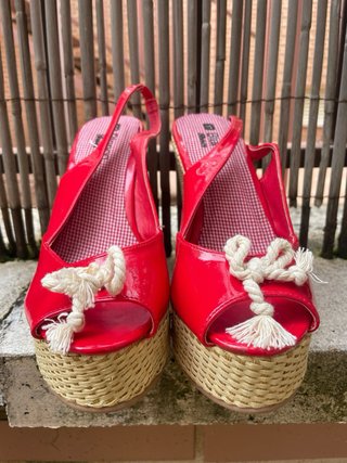 Cuñas rojas y beige talla 37