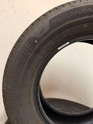 GommeBridgestone auto