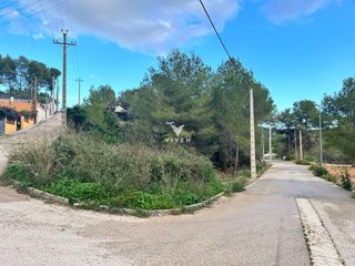 Terreno en venta en Canyelles