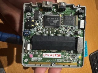Game Boy Advance SP + Pokémon Esmeralda + Cargador