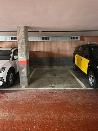 Garaje en venta en Almeda - El Corte Inglés en Cornellà de Llobregat