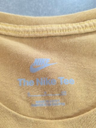T-shirt Nike The Nike Tee Giallo S
