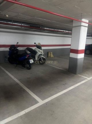Garaje en venta en Nueva Andalucía centro en Marbella