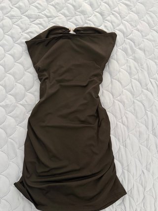 Vestito nero con cut-out