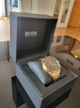 Reloj Hugo Boss Negro y Dorado
