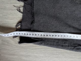 Falda vaquera H&M negra corta. Está como nueva