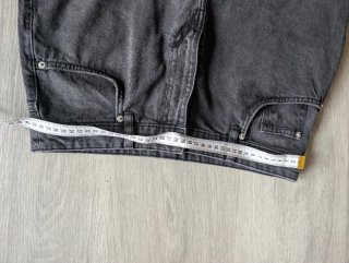 Falda vaquera H&M negra corta. Está como nueva