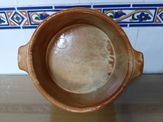 Cazuela de barro con tapa