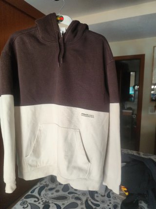 Sudadera hombre bicolor marrón y color crema