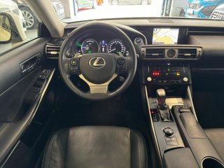 Lexus IS 300h Executive Tecno + Navibox