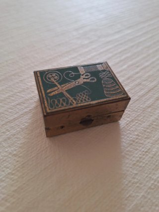 Cajita vintage mini kit de costura