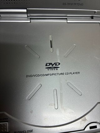 Reproductor DVD Portátil SOGO + 2 Películas