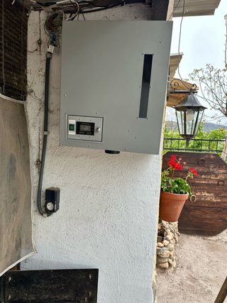 Comedero automático para caballos