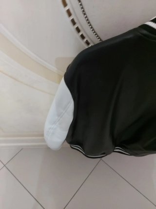 Giubbino nero e bianco