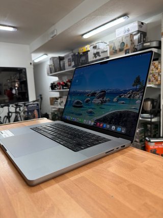 MacBook Pro 16 M1 Pro 16GB RAM 500GB SSD