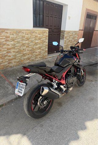 Honda Hornet 750 2023 limitada para A2 - 10.000 km