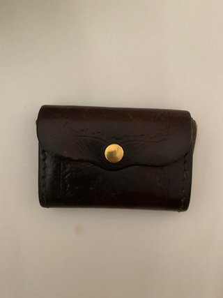 Monedero de cuero marrón