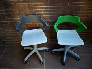 2 Sillas de Oficina Giratorias y regulables