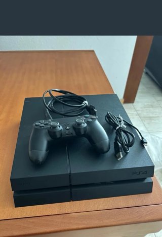 Consola PS4 (PlayStation 4) Negra con gta 5