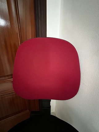 Silla de escritorio negra y roja
