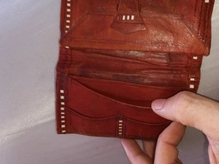 Cartera hippy cuero repujado, años 70