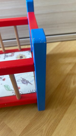 Cuna de madera para muñecos
