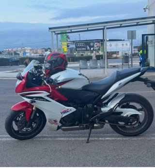 Honda CBR 600f Roja y Blanca
