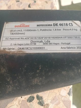 Motosierra Naranja y Negra