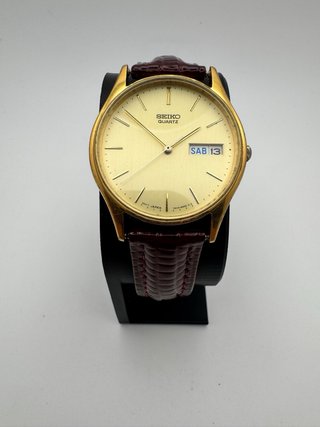 Reloj Seiko Quartz Dorado
