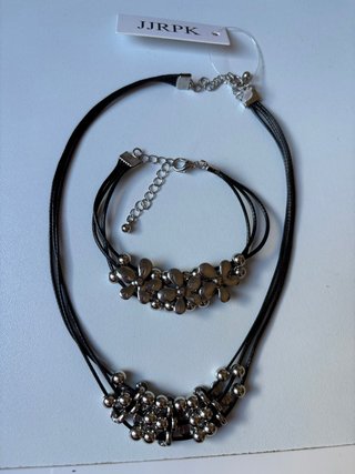 Conjunto JJRPK collar y pulsera flores