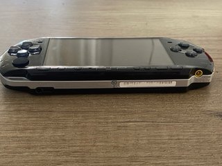 Consola PSP 3004 Sony Negra y Plateada