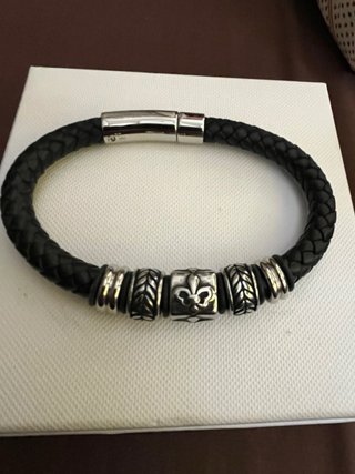 Pulsera Lotus Cuero Trenzado Cierre Magnético