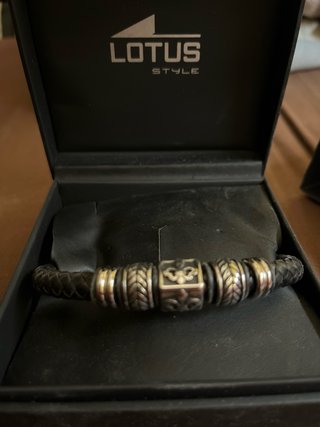 Pulsera Lotus Cuero Trenzado Cierre Magnético
