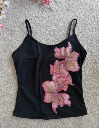 Top negro con flor rosa lentejuelas talla xs