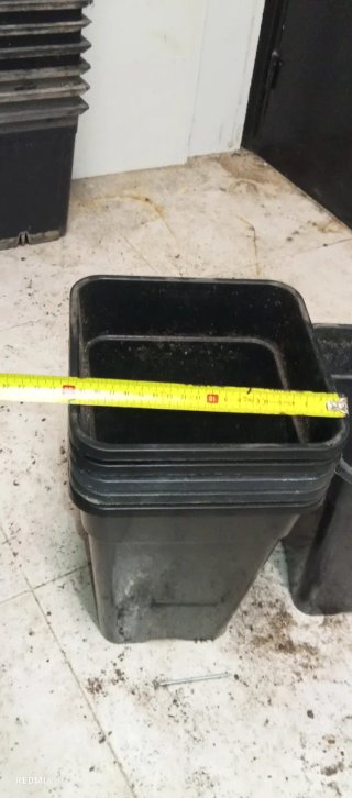 6 Macetas cuadradas de plástico negro