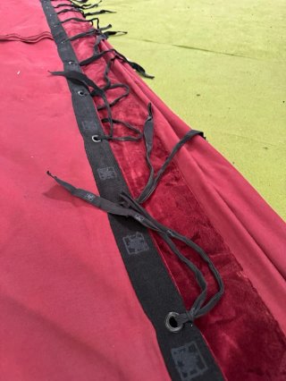 Cortina Acústica Terciopelo Granate Gerriets