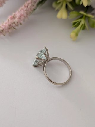 Anillo antiguo de oro  Aguamarina