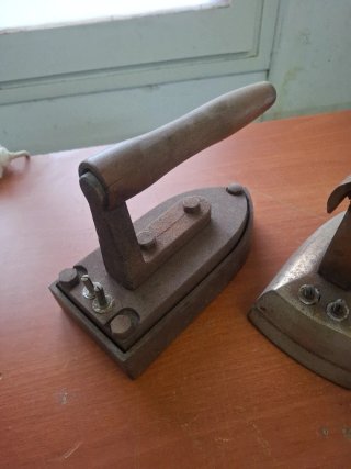 PLANCHAS ANTIGUAS DE HIERRO