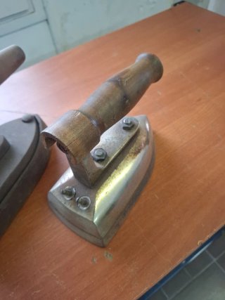PLANCHAS ANTIGUAS DE HIERRO