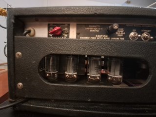 Amplificador Fender Bassman 135W Válvulas