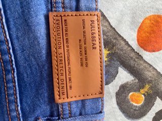 2 Vaqueros Pull& Bear y 2 Camisetas MDutti