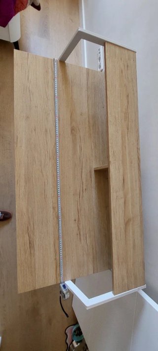 Escritorio madera y metal en perfecto estado.