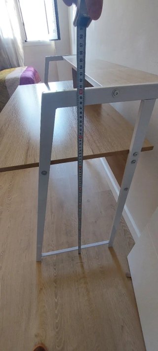 Escritorio madera y metal en perfecto estado.